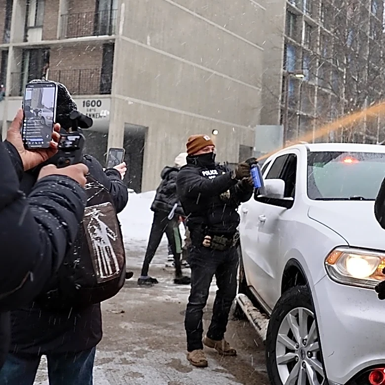 Federal agents use pepper spray on crowd in Somali neighborhood of Minneapolis amid Trump crackdown