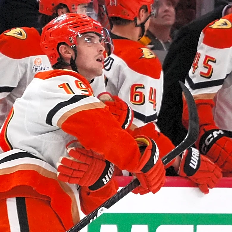 Beckett Sennecke beats the buzzer to force OT and Ducks win shootout to beat Penguins 4-3