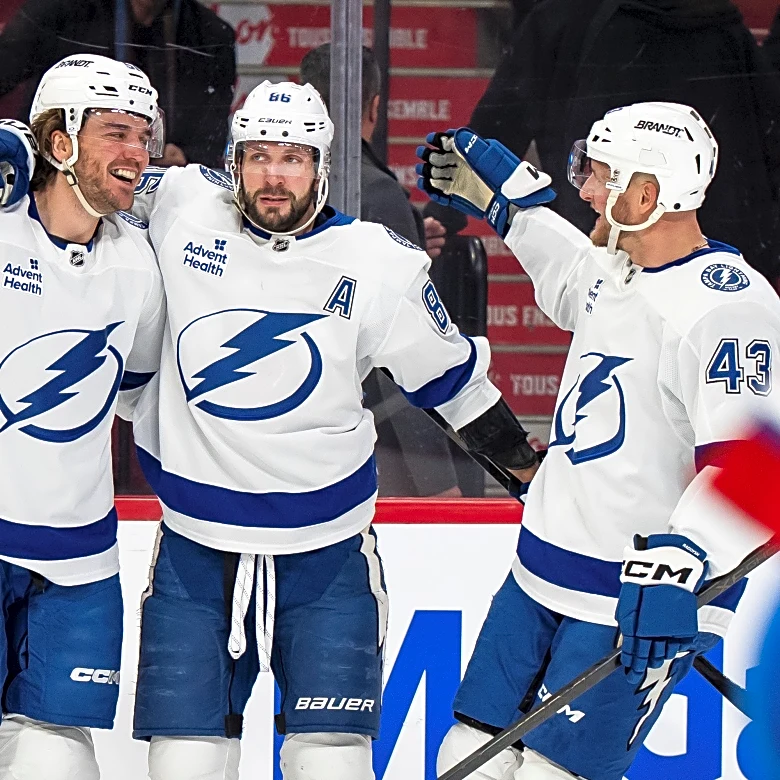 Lightning snap losing streak with dominant 6-1 win over Canadiens