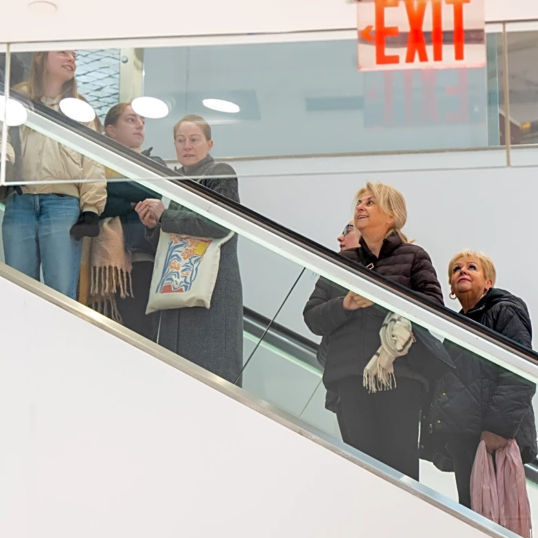 A guide to good manners at the retail counter this holiday season