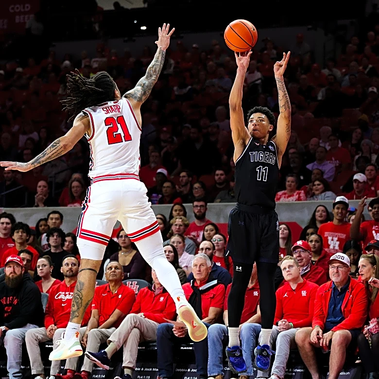 Emanuel Sharp scores 23, No. 7 Houston beats Jackson State 80-38