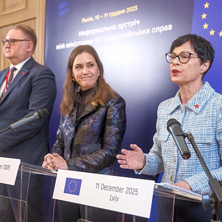 EU pushes Ukraine membership bid forward despite Hungary's objections