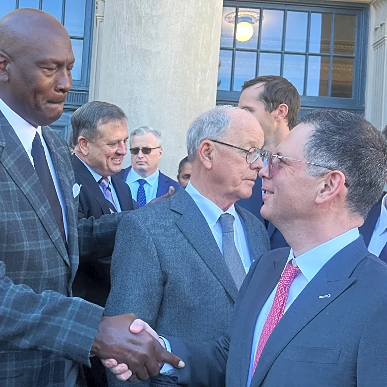 NASCAR settles federal antitrust case, gives all its teams the permanent charters they wanted