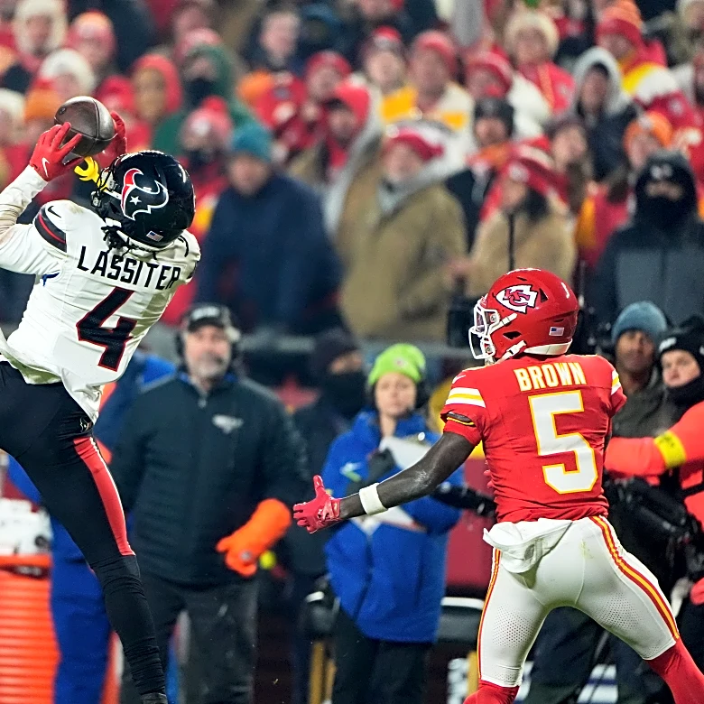 Texans' defense shines in 5-game winning streak, eyes playoff spot as Cardinals visit