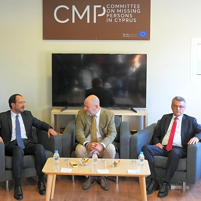 Cheese, water and crossings aim to build trust for split Cyprus' rival leaders