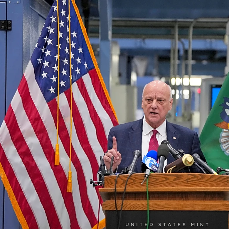 New coins will commemorate 250th anniversary of American independence. Here's how they'll look