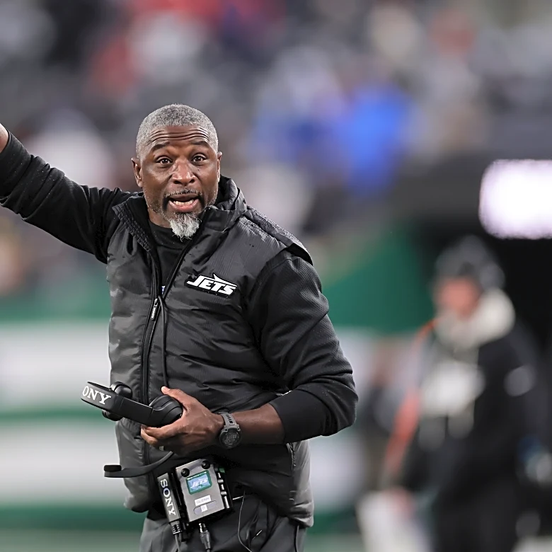 Inspired by Philip Rivers, Jets coach Aaron Glenn jokes about making a comeback at 53