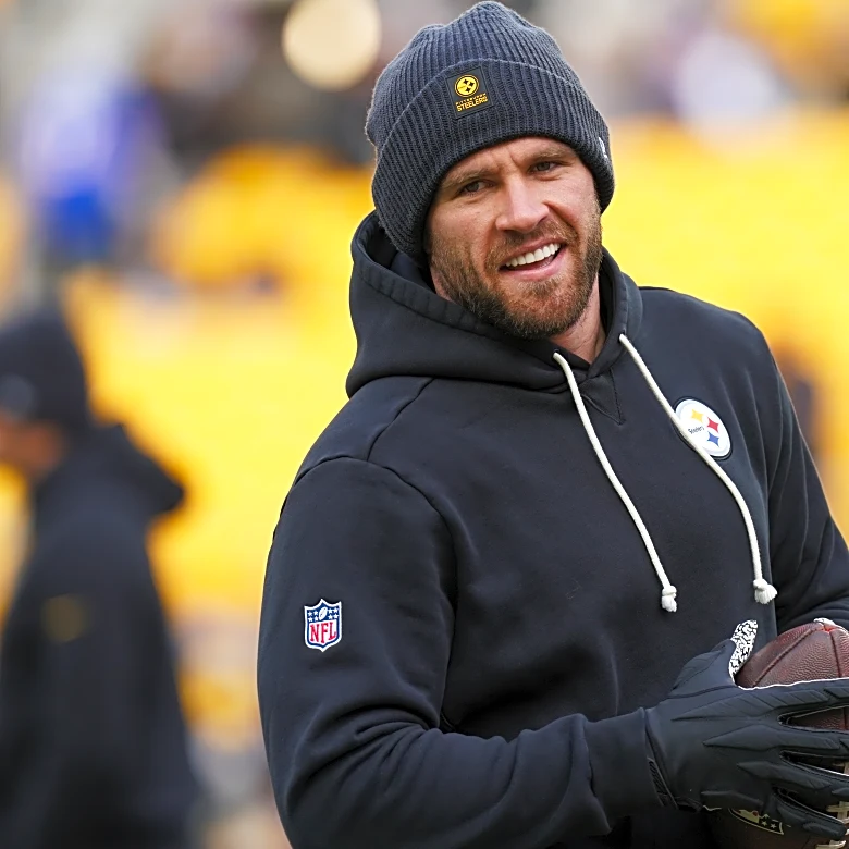 Steelers LB TJ Watt has surgery to repair a partially collapsed lung caused by a dry-needling issue