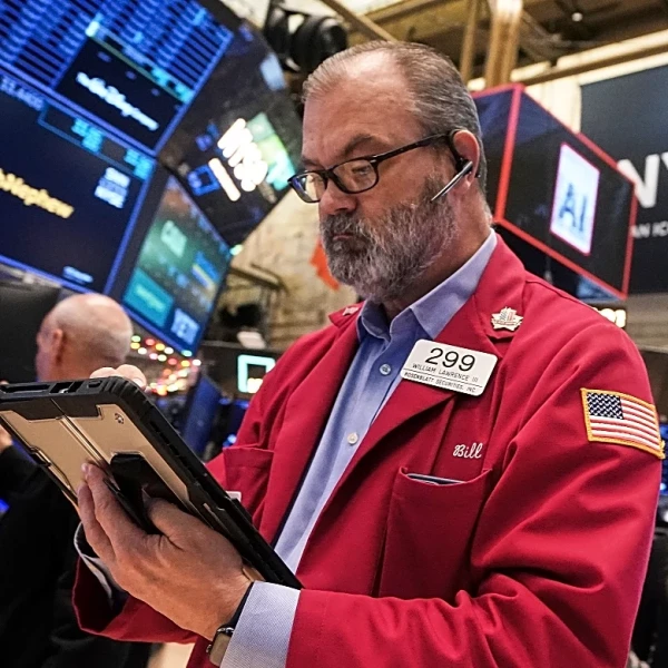 Tumbling tech stocks drag Wall Street to its worst day in 3 weeks