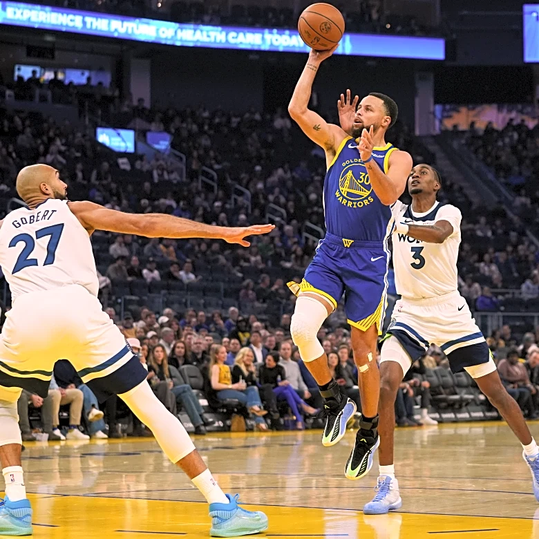 Curry scores 39 in return but Timberwolves top Warriors 127-120 without Edwards