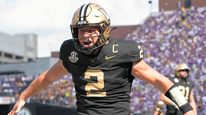 Heisman Trophy finalists include 3 quarterbacks and Notre Dame's Jeremiyah Love