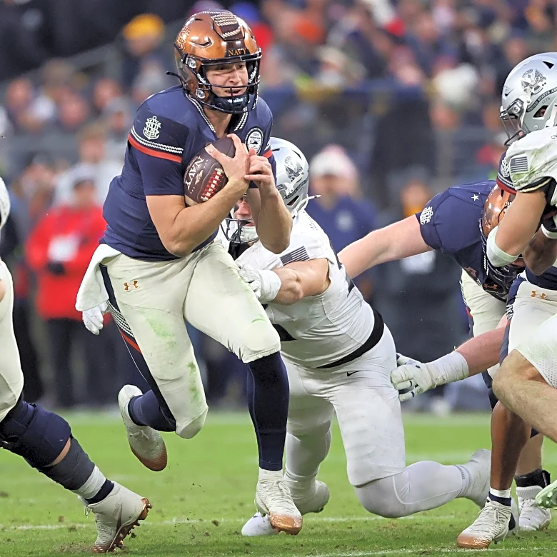 Horvath to Heidenreich on 4th-and-goal leads No. 22 Navy to a 17-16 win over Army