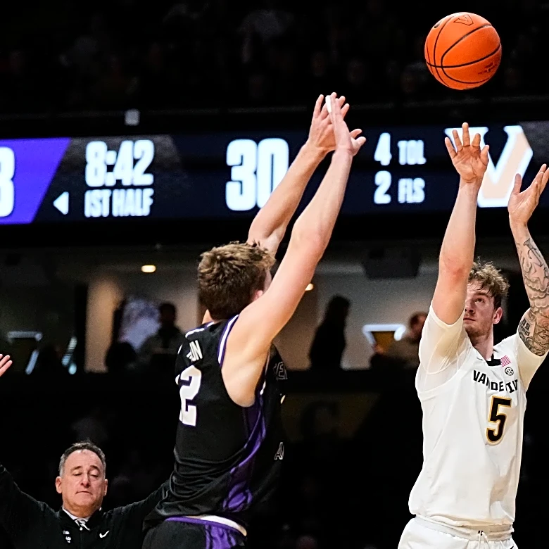 Nickel has career-high 30 points as No. 15 Vanderbilt beats Central Arkansas 83-72 to move to 10-0