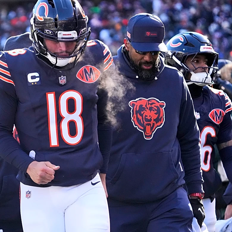 Caleb Williams throws for 2 TDs, Bears pound Browns even as Myles Garrett closes in on sacks record