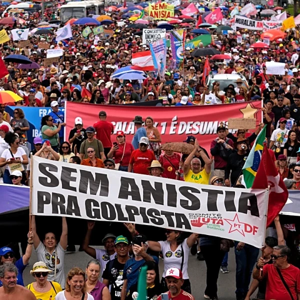 Brazilians protest a bill that would reduce former president Bolsonaro’s time in jail
