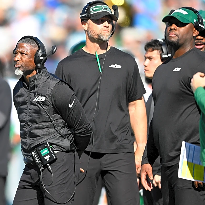 Aaron Glenn shakes up Jets defense in season marked by uncomfortable decisions in 1st year as coach