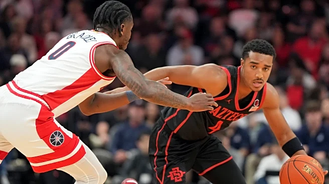 Awaka grabs 15 rebounds as No. 1 Arizona shuts down San Diego State for 68-45 win in Phoenix