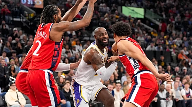 Kawhi Leonard has season-high 32 points as Clippers beat Lakers 103-88 to snap 5-game skid