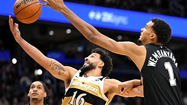 Fox scores 27, leads Spurs to 124-113 win over Wizards