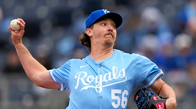 Right-handed reliever Hunter Harvey signs 1-year contract with the Cubs, AP source says