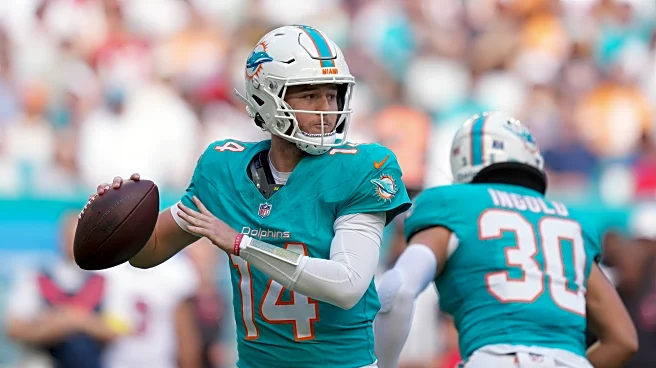 Ewers throws 2 TDs as Dolphins beat Bucs 20-17 to force pivotal Week 18 NFC South matchup