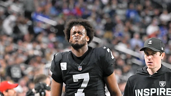 Raiders QB Geno Smith leaves game in fourth quarter with an ankle injury