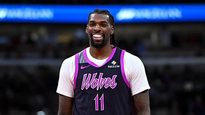 Reid scores 33 points, T-Wolves rout Bulls 136-101 after Chicago loses White, Giddey to injuries