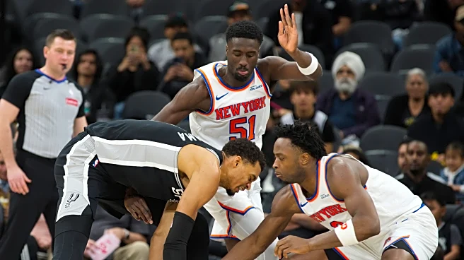Spurs' Wembanyama leaves game vs. Knicks with apparent leg injury, returns to bench for end of game