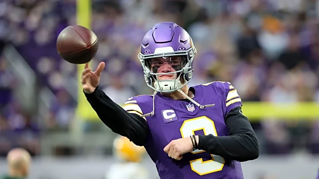 McCarthy gives Vikings another mixed-bag performance in season finale, including another injury exit