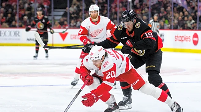 Red Wings pounce on Senators early, hold on for 5-3 win