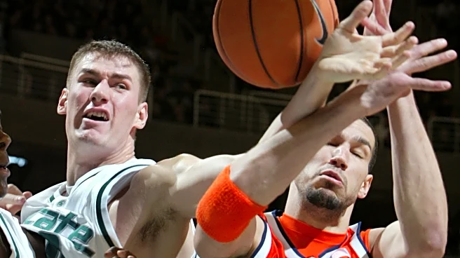 Ex-Michigan State star Paul Davis apologizes for verbally abusing ref and getting kicked out of seat