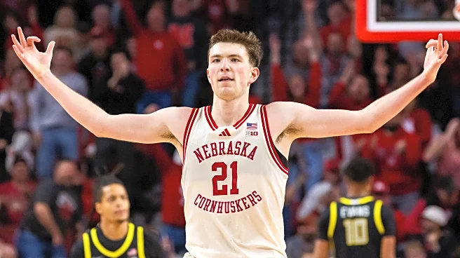 No. 8 Nebraska extends winning streak to 21 games with a 90-55 victory over Oregon