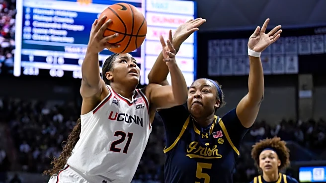 Strong, Arnold star as No. 1 UConn extends winning streak to 19 games with 85-47 win over Notre Dame