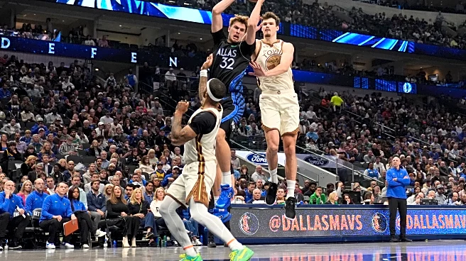 Mavs beat Warriors 123-115 on night Stephen Curry becomes first with 10,000 attempts from 3