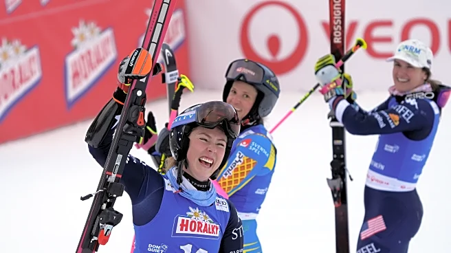 Mikaela Shiffrin returns to GS podium after 2 years. Sara Hector wins and Paula Moltzan 2nd