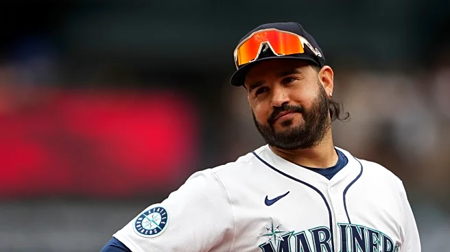 Eugenio Suárez and the Reds agree to a $15 million, 1-year contract, AP sources say