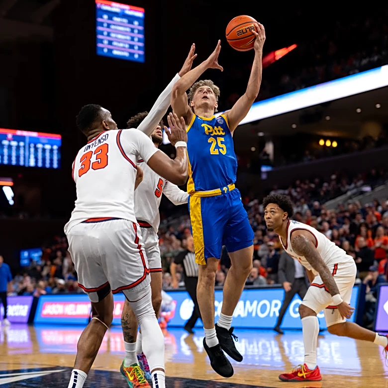 Sam Lewis, Thijs De Ridder lead No. 18 Virginia to 67-47 win over Pitt