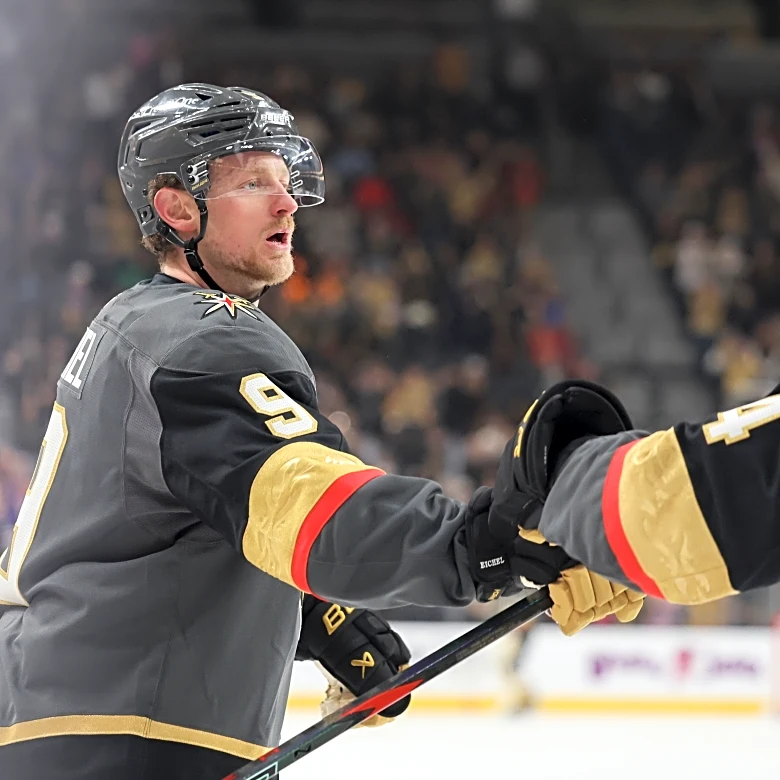 Golden Knights end 5-game skid with 5-2 victory over Canucks