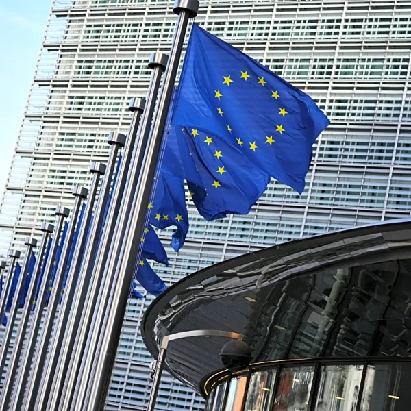 Europe's central bank maintains interest rate with economic growth resilient