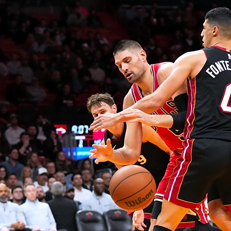 Arturas Karnisovas launches Bulls' rebuild with series of trades at deadline