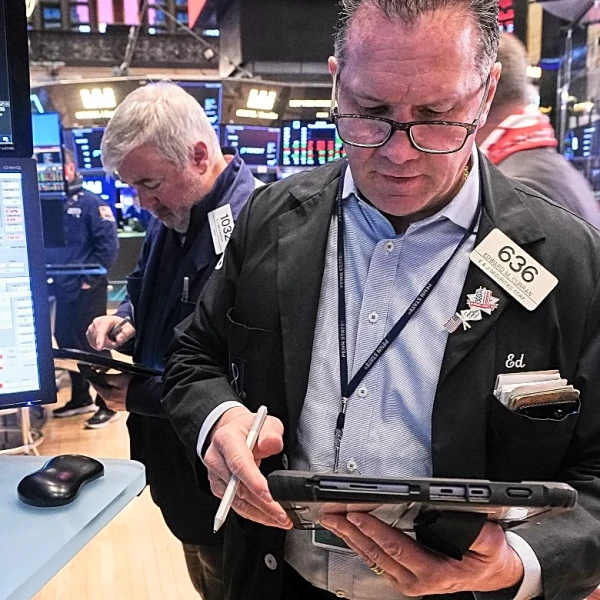 Wall Street bounces back as tech stocks recover and bitcoin stops plunging