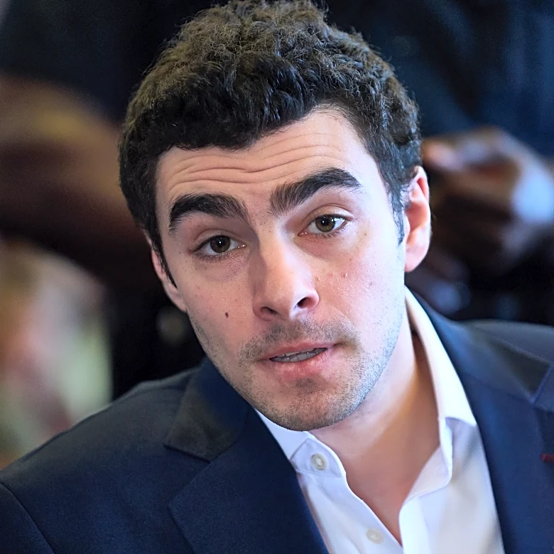 Luigi Mangione speaks out in protest as judge sets state murder trial for June 8