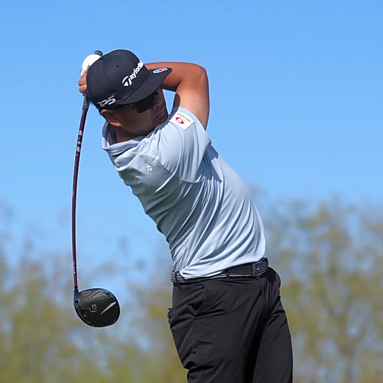 Hisatsune chips in for birdie after water ball, shoots 63 to take 2nd-round lead at Phoenix Open