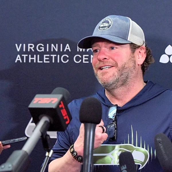 How aggressive free agency moves led the Patriots and Seahawks to the Super Bowl