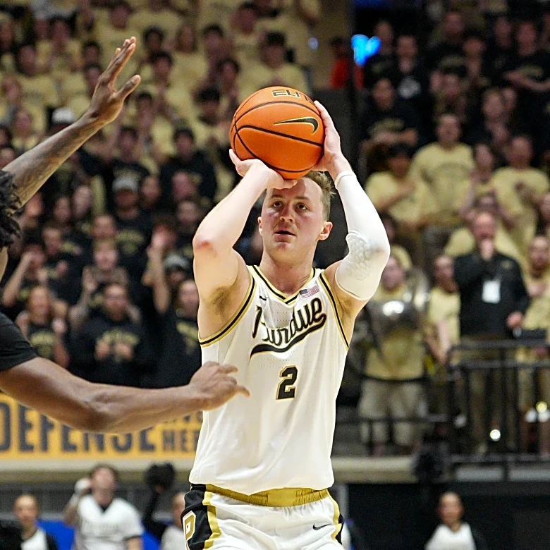Fletcher Loyer goes 10 of 14 on 3s in last 2 games to break out of slump and steady No. 12 Purdue