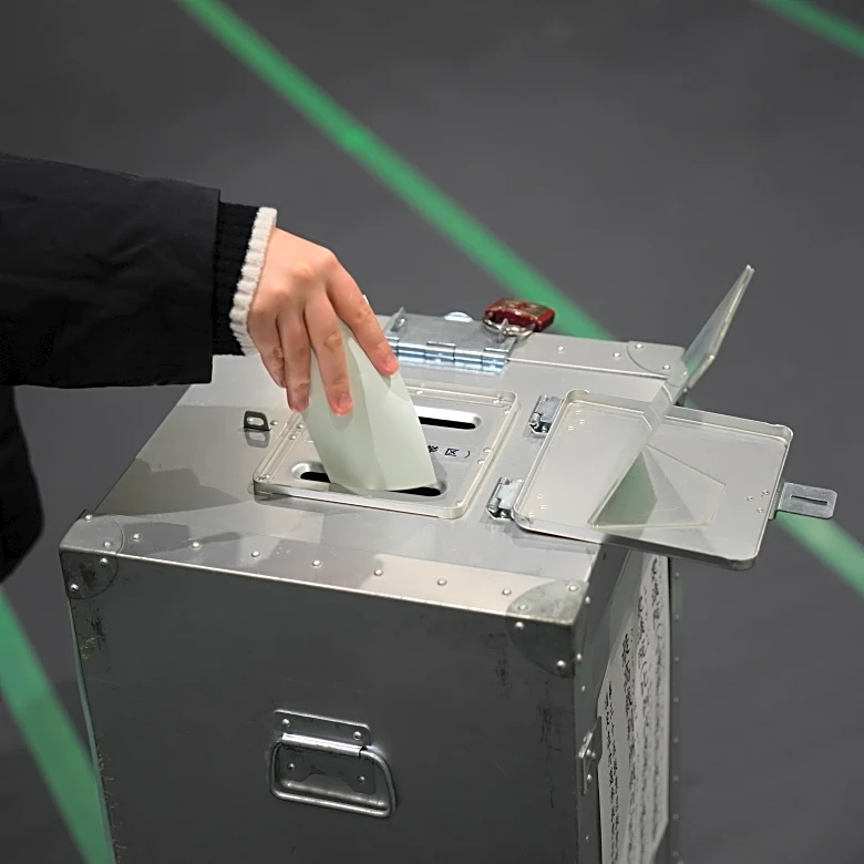 Takaichi's ruling party on path to winning a majority in Japan's lower house vote, exit polls say