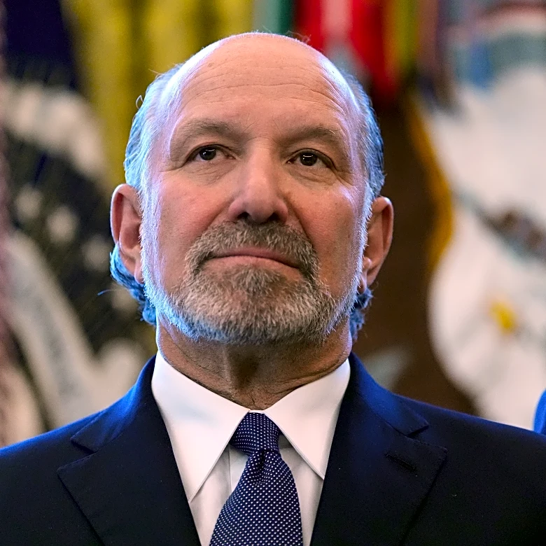 Commerce Secretary Howard Lutnick acknowledges meetings with Epstein that contradict previous claims