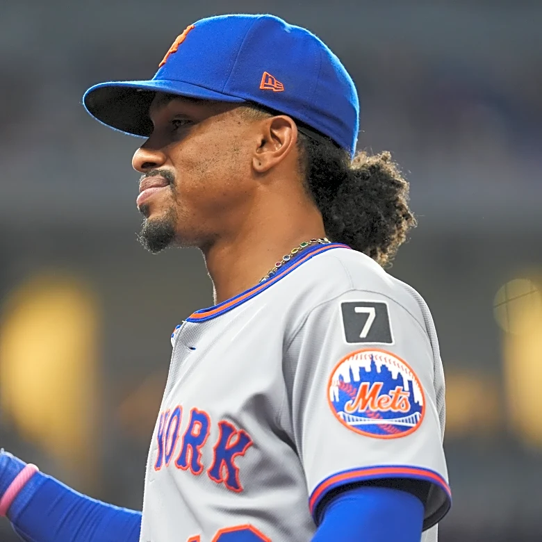 New York Mets shortstop Francisco Lindor to visit hand specialist