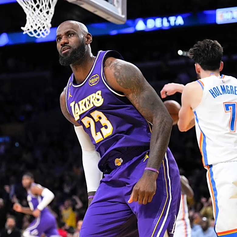 LeBron James will sit for Lakers vs Spurs, taking him out of consideration for 22nd All-NBA honors