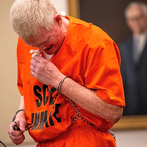 Alex Murdaugh continues to insist he didn't kill wife and son as he gets another day in court